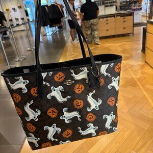 NWT Coach Outlet Large Smith Tote Bag